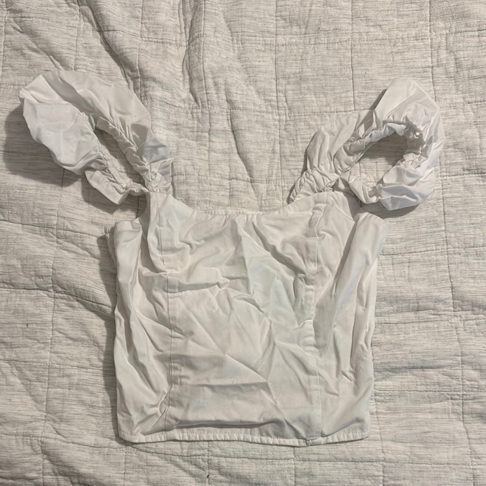 Abercrombie & Fitch White Crop Top with Stylish Design